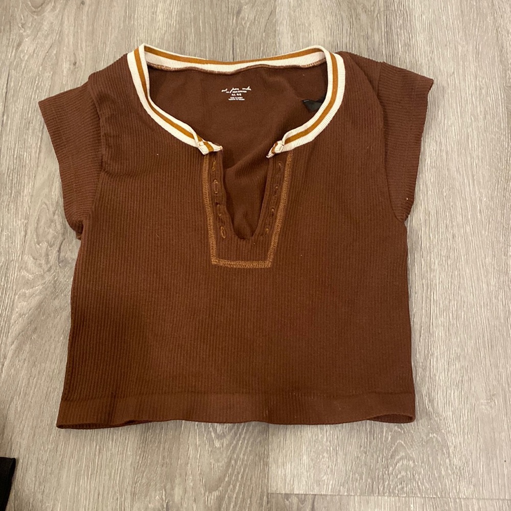 urban outfitters go for gold seamless tee